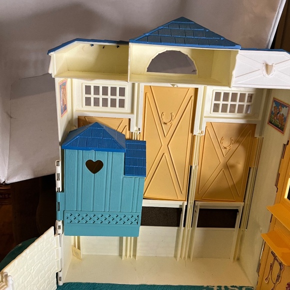 Vintage 1998 Mattel Barbie Riding Stable Horse Corral Play Set - Picture 7 of 15